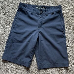 Travis Matthew boys shorts size 10